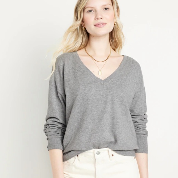 NWT OLD NAVY SoSoft Loose V-Neck Sweater Color: Heather Gray - Picture 2 of 7